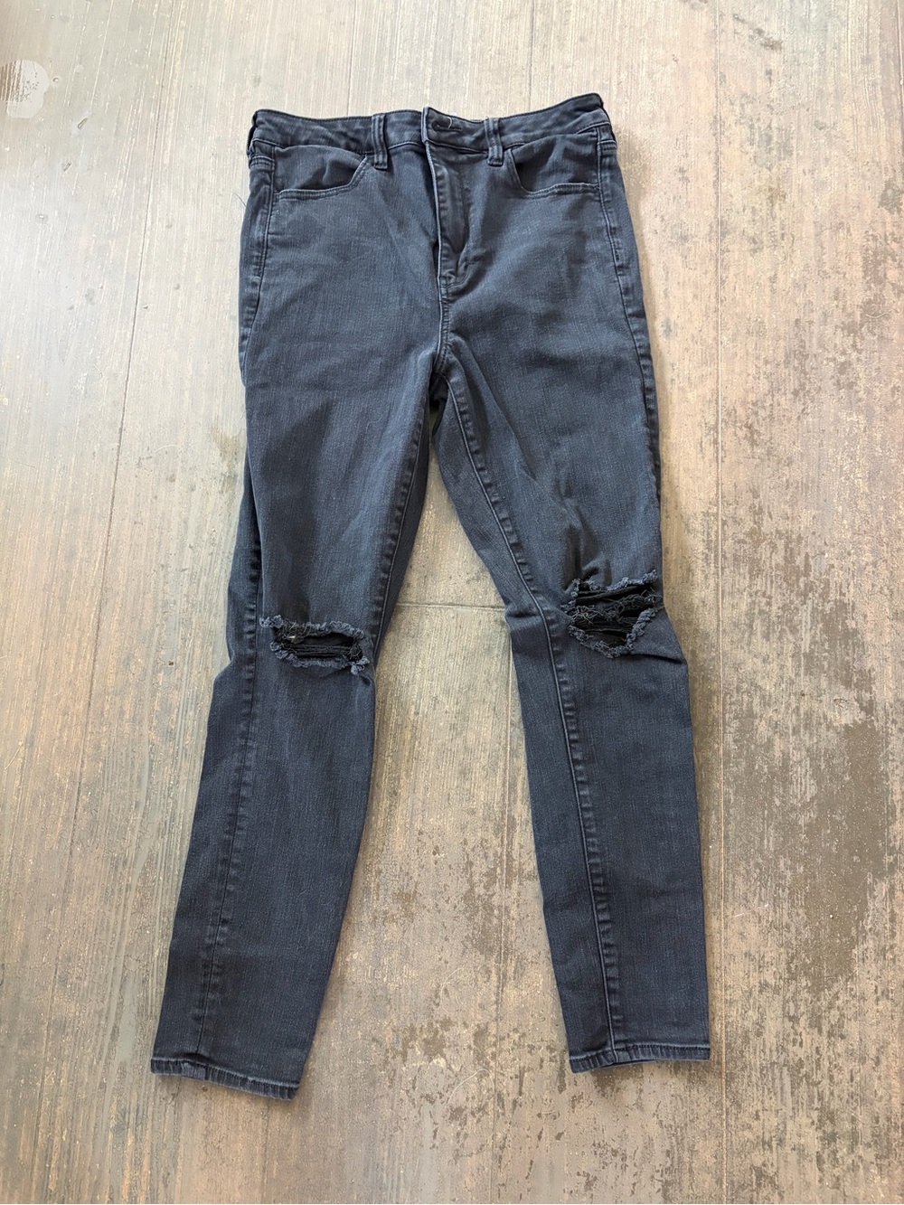 American Eagle Black Distressed Skinny Jeans